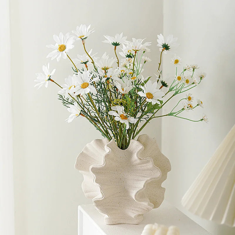 Ceramic Vase Geometric Wavy Petal Shape for Flower Arrangement